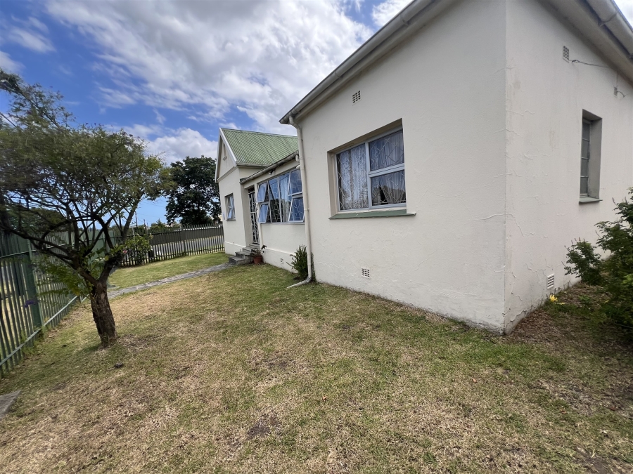 5 Bedroom Property for Sale in Cambridge West Eastern Cape